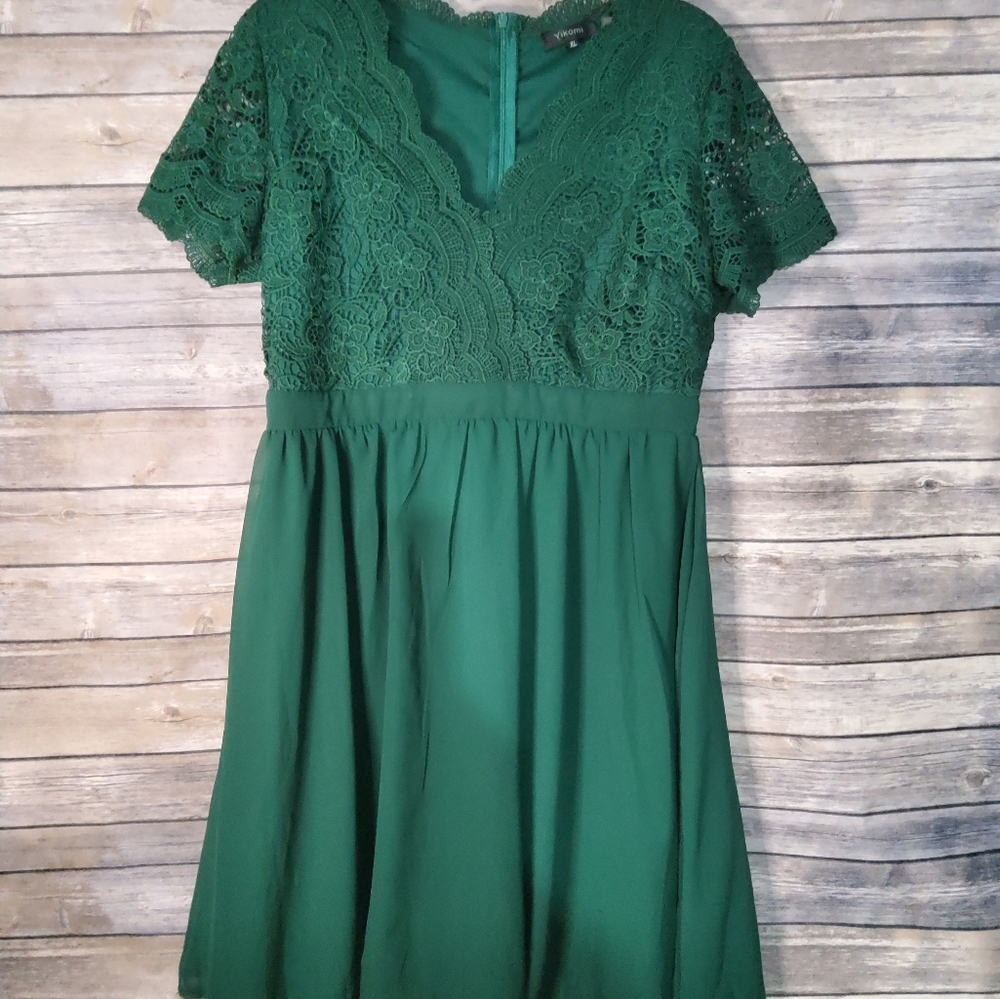 Green above knee dress size xl (but fits small)NWT